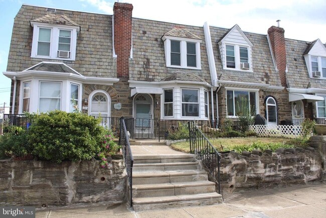 Building Photo - 7241 Cottage St