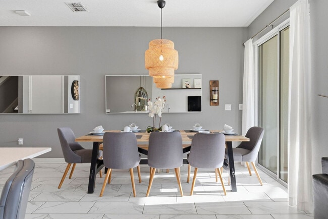 Building Photo - 8924 Stinger Dr