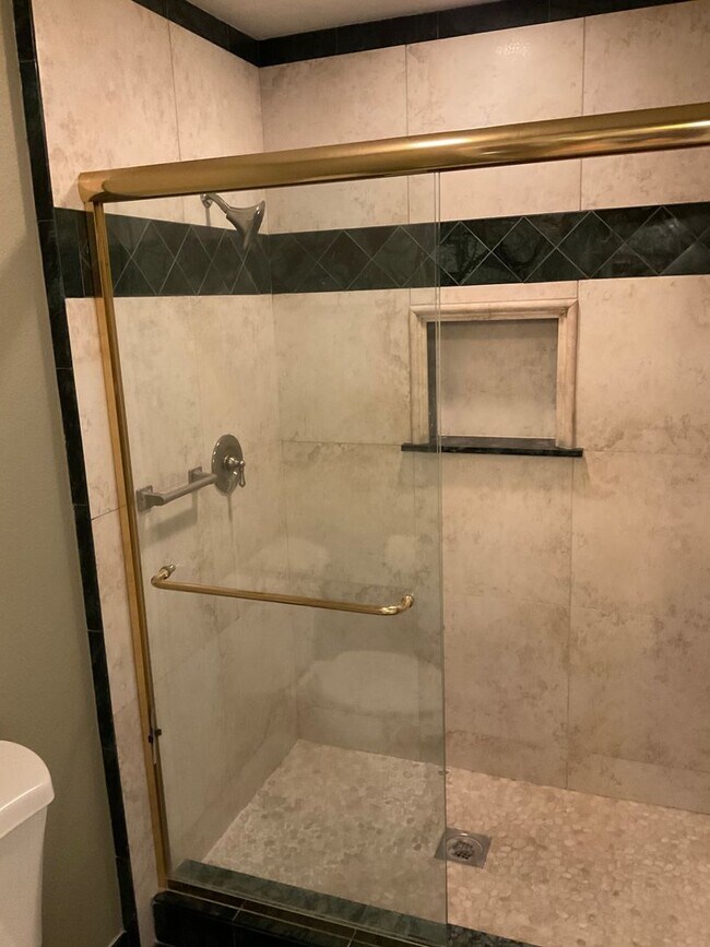Building Photo - FOR LEASE 3 BEDROOM 2.5 BATH 2 Story Condo...