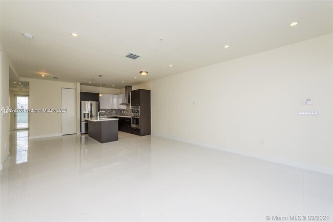 Building Photo - 6310 NW 103rd Pl