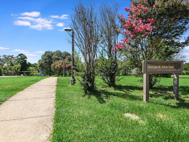 Building Photo - 2403 Bosque Dr