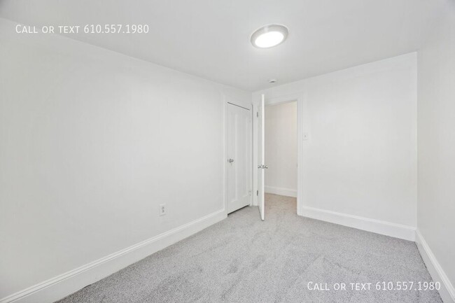 Building Photo - Newly Renovated 2 Bedroom 1 Bath Available...