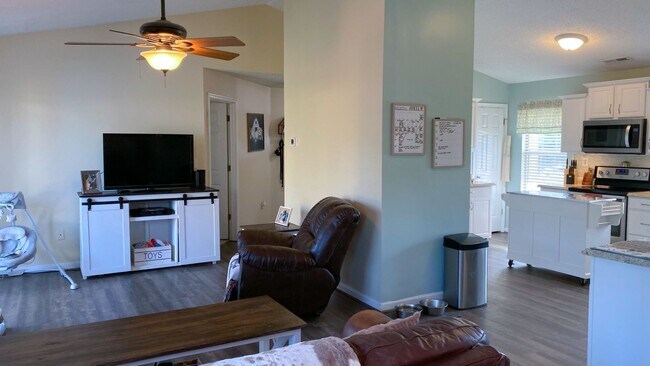 Building Photo - 205 Millwheel Ct