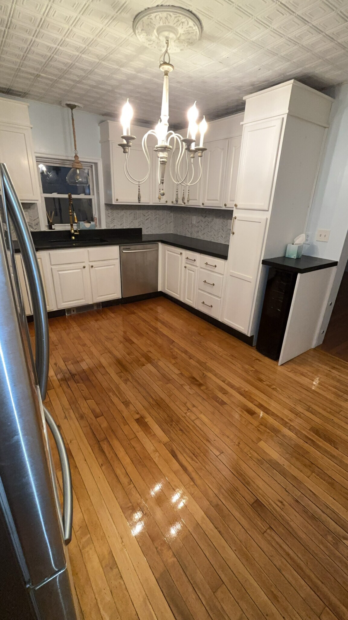 Building Photo - 3 Autumn St