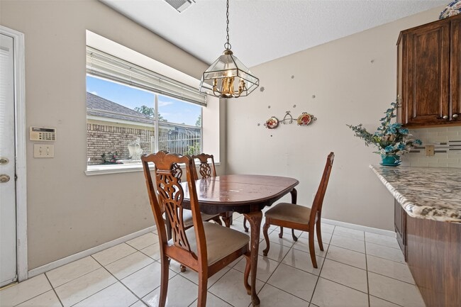 Building Photo - 12727 Magnolia Leaf St