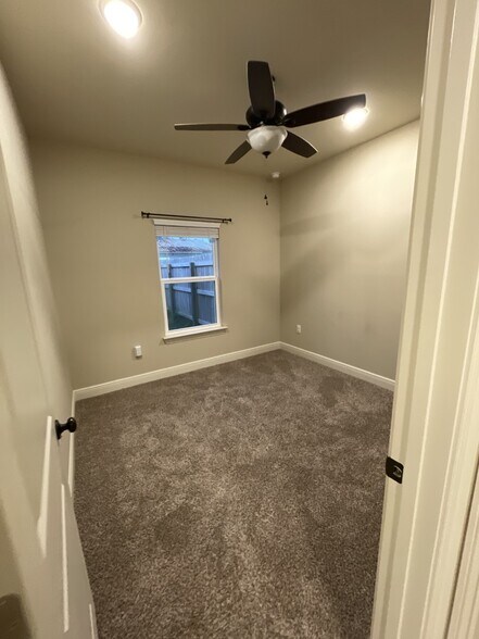 2nd Bedroom - 23 Jackson St NE