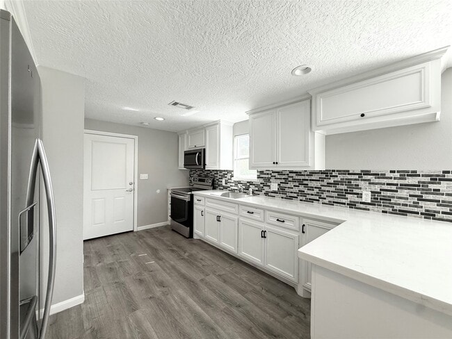 Building Photo - 300 Longstreet Rd