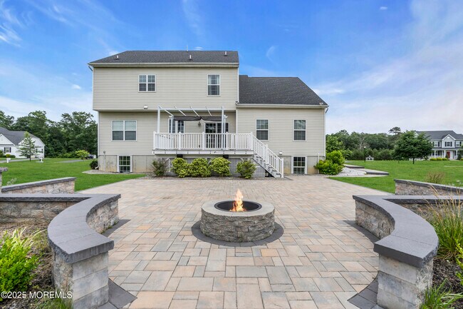 Building Photo - 12 Wintergreen Ct