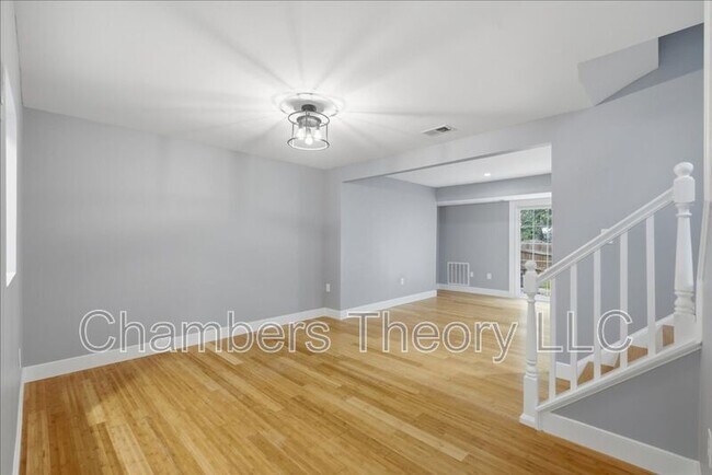 Building Photo - 5713 Independence Cir