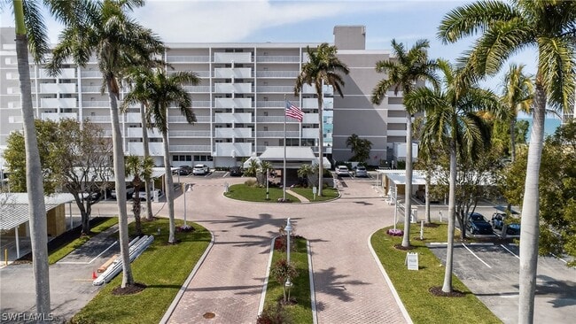 Building Photo - 3443 Gulf Shore Blvd N