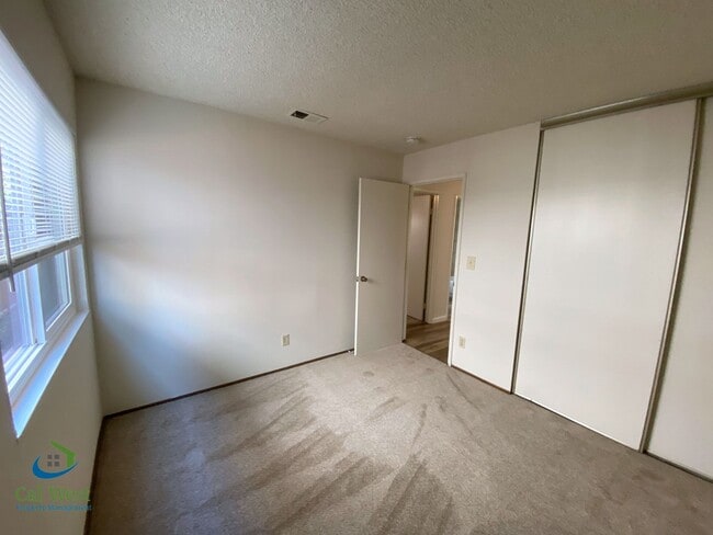 Building Photo - 421 Gwinn Ct