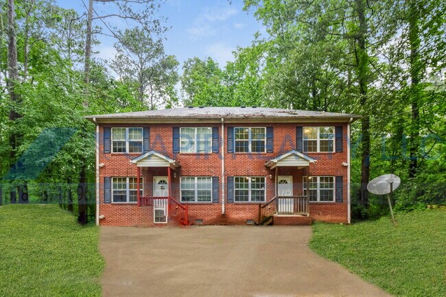 Primary Photo - Move in before October 15th and get $100 O...