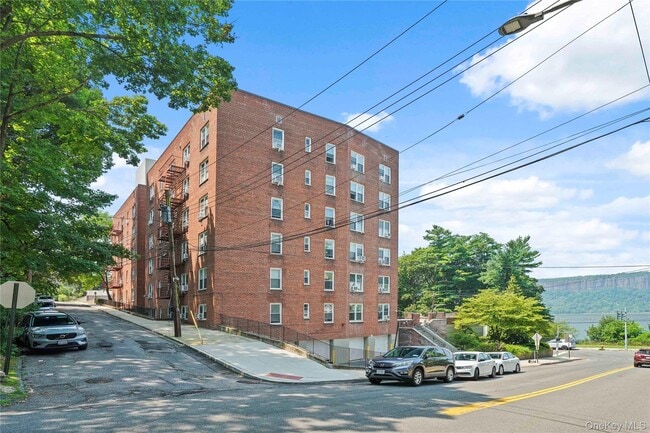 Building Photo - 1 Hawley Ter