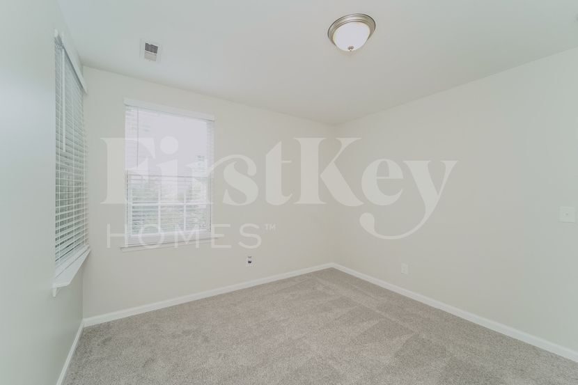 Building Photo - 6412 Spanish Moss Ln