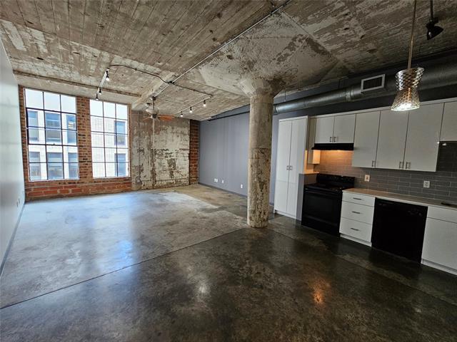 Building Photo - 1122 Jackson St