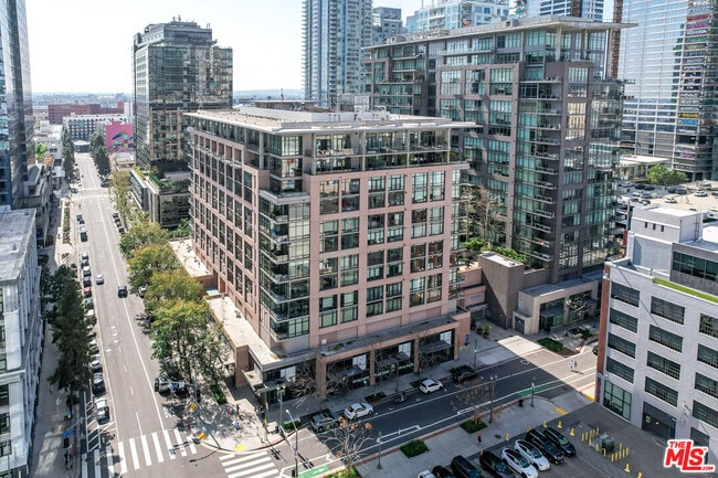 Building Photo - 1111 S Grand Ave