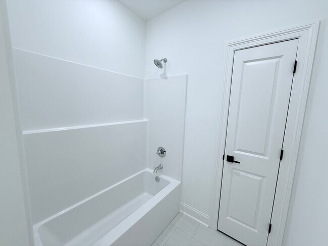 Building Photo - 632 Cottage Grv Cir