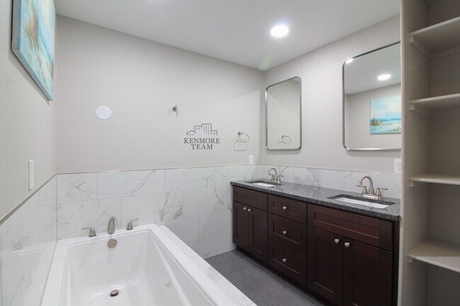 Building Photo - 3 Bed/2.5 Bath House in Pasco Near the River!