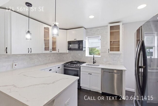 Building Photo - 124 56th St SE