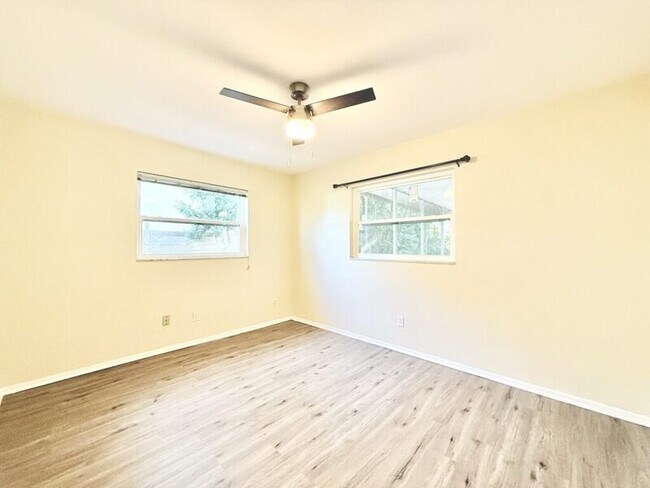 Building Photo - 13788 Montego Dr