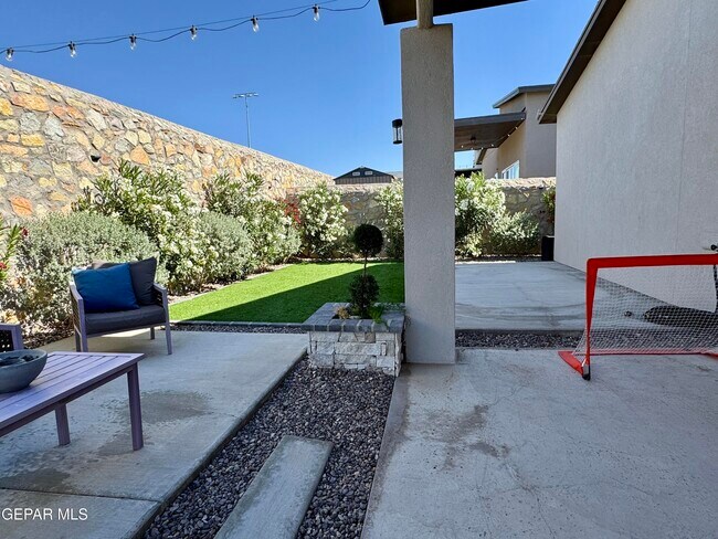 Building Photo - 13684 Glen Vista Ln