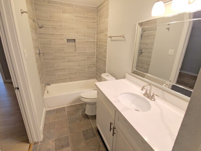 Building Photo - 15215 Peachmeadow Ln