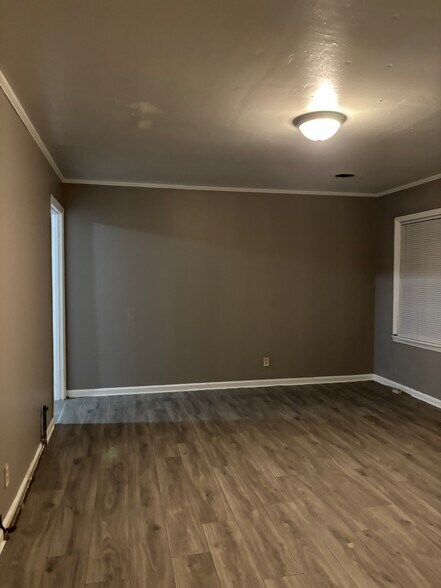 Building Photo - 705 Cecelia Ave