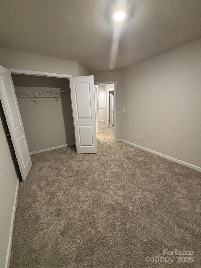 Building Photo - 414 Sagecroft Ln