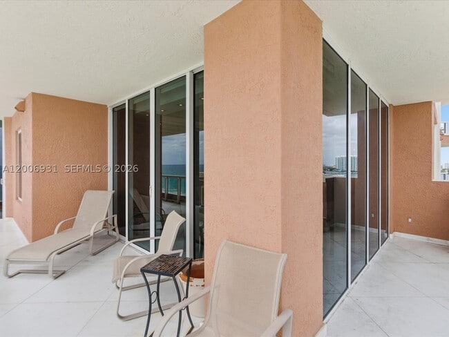 Building Photo - 17875 Collins Ave