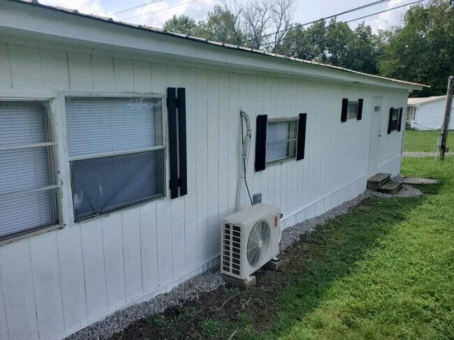 Building Photo - 13 Norton Bridge Rd