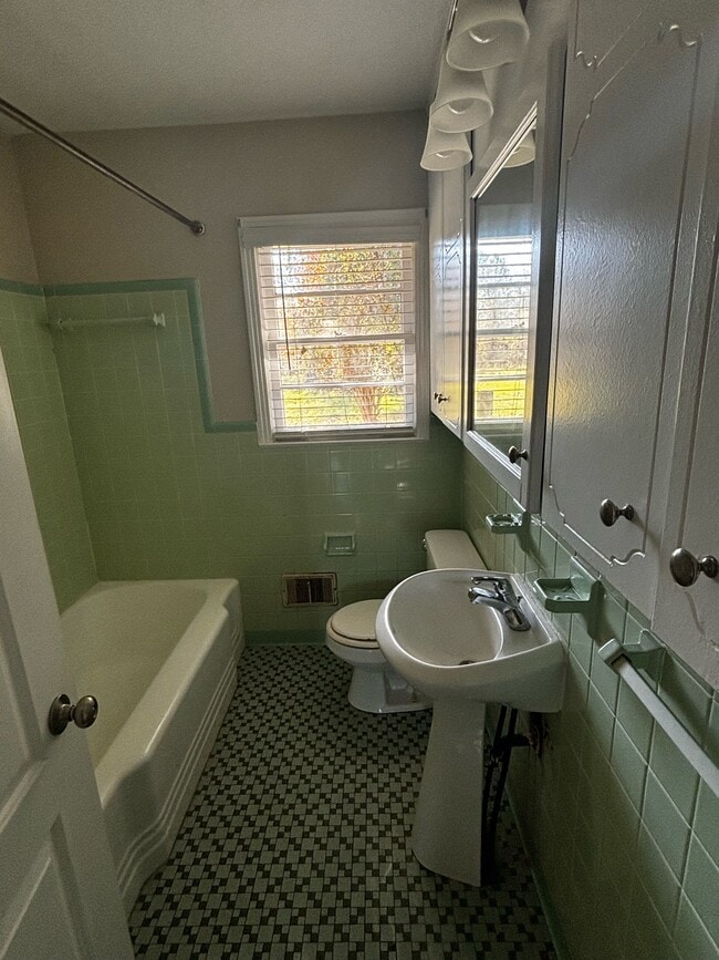 Building Photo - 3295 Odum Hwy