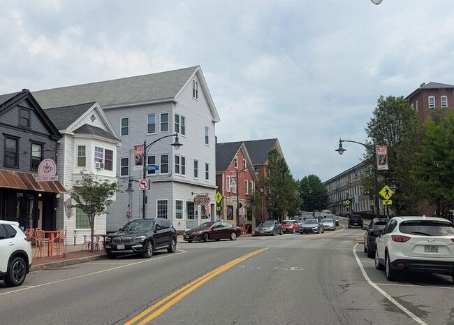 Building Photo - 141 Main St