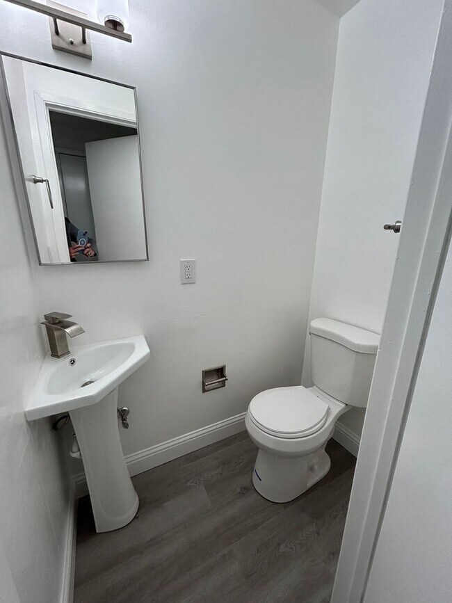 Building Photo - 3685 Tamarack Ave