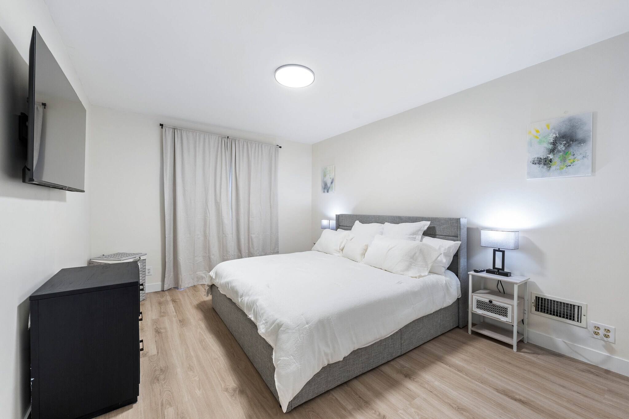 Building Photo - 140 N Carson Rd