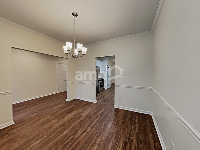 Building Photo - 92 Brookvalley Crossing