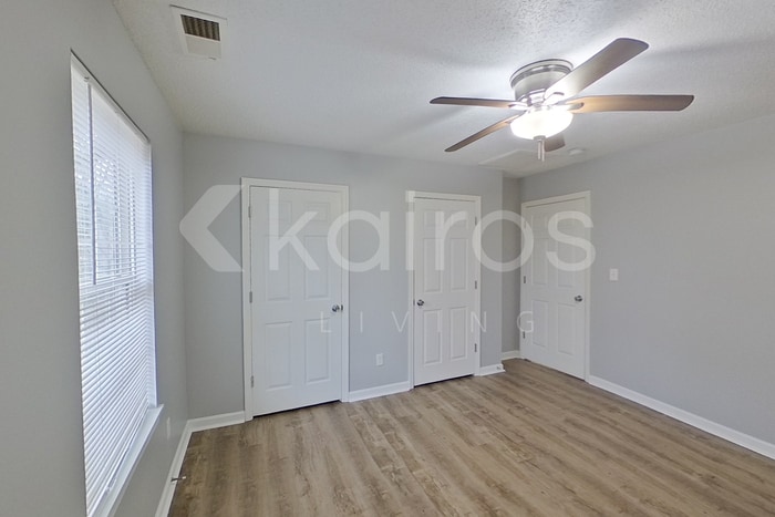 Building Photo - 516 22nd Ln NE