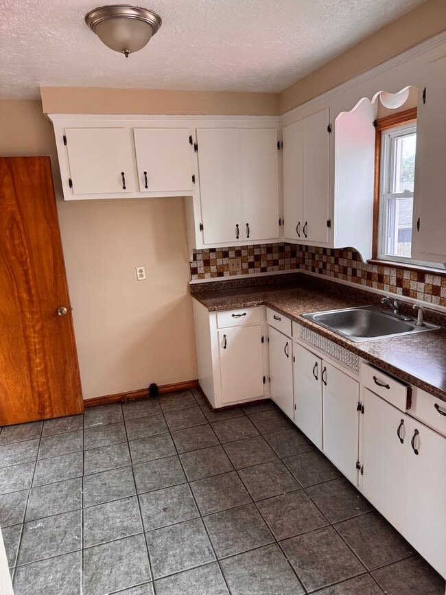 Building Photo - 12405 Reindeer Ave
