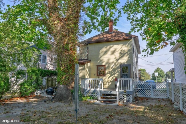 Building Photo - 220 Hazel Ave