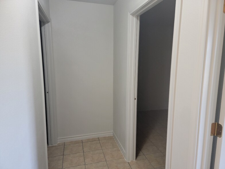 Building Photo - 136 Private Rd