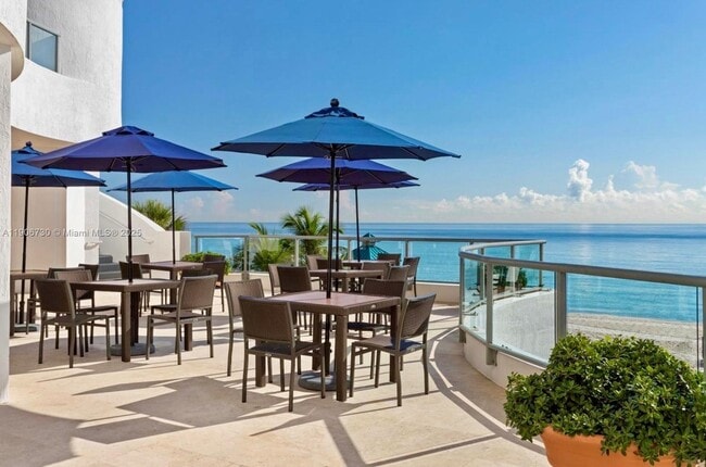 Building Photo - 17375 Collins Ave