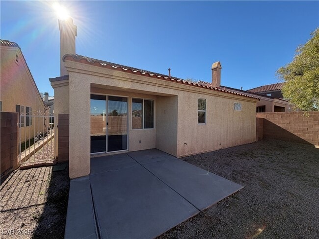 Building Photo - 1392 Baja Grande Ave