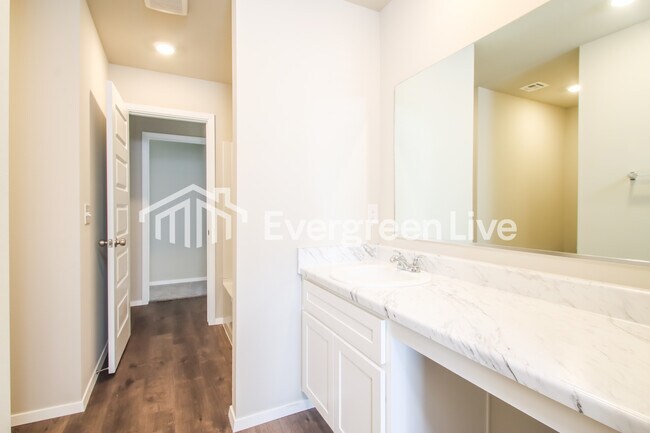 Building Photo - 1100 W Lawton Rd