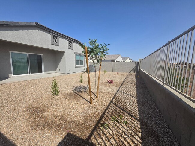Building Photo - New Build 4 bed/3 Bath Home