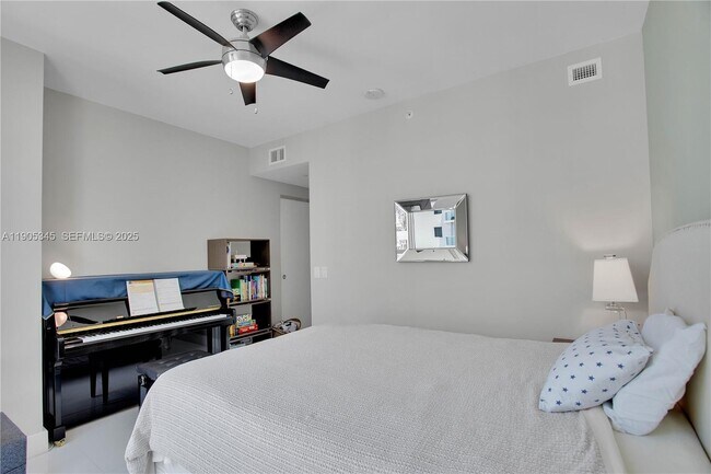 Building Photo - 1080 Brickell Ave