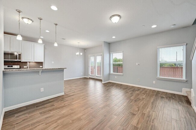 Building Photo - 1300 Catalan Rd