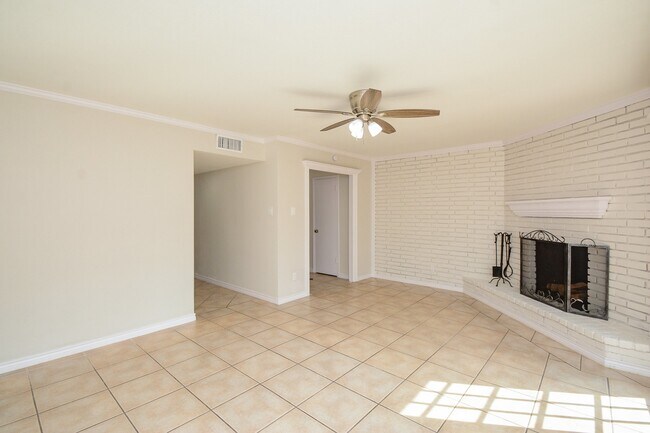 Building Photo - 13282 Trail Hollow Dr