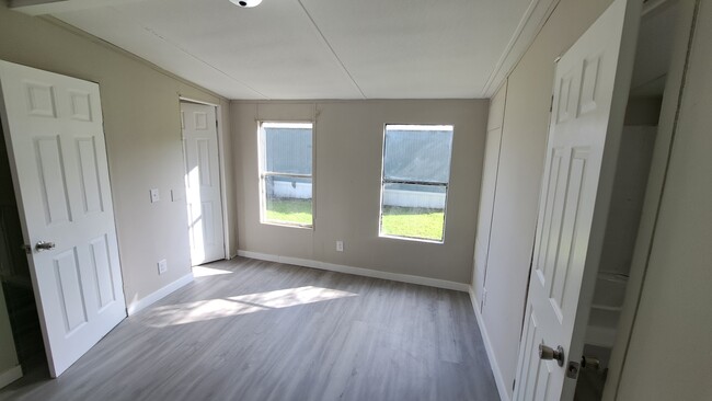 Building Photo - 113 Novits Nook Ct