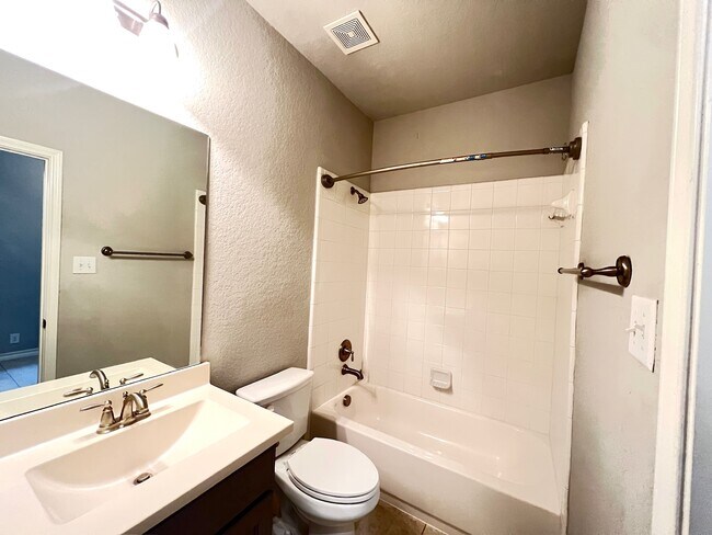Building Photo - 9740 Innes Pl