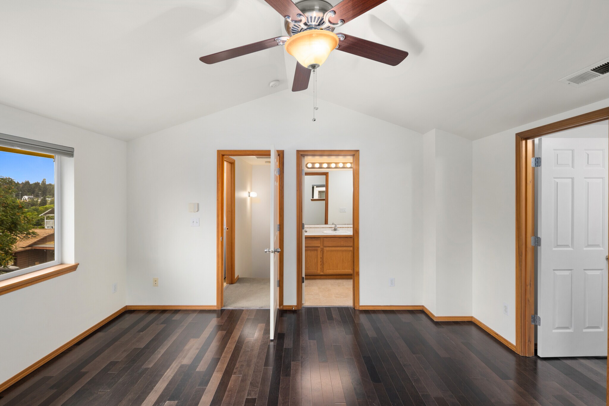 Building Photo - 8823 Delridge Way SW