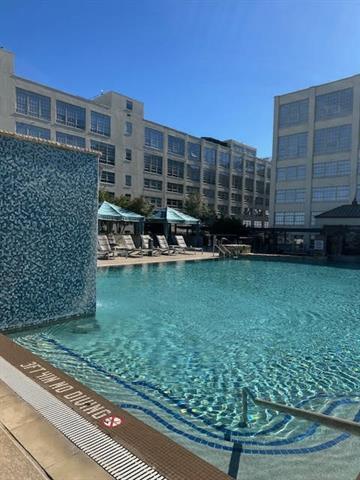 Building Photo - 2600 W 7th St